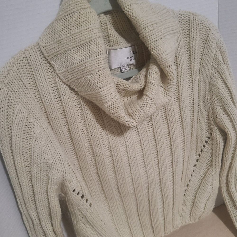 JOA LOS ANGELES Short sweater Cowl Neck Womens Size‎ Medium Cream